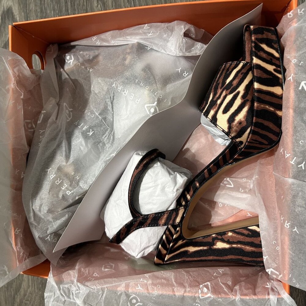 Katy Perry Size 7.5 Square Platform Sandal Tiger Animal Print Chunky Heels Y2K - Picture 12 of 13